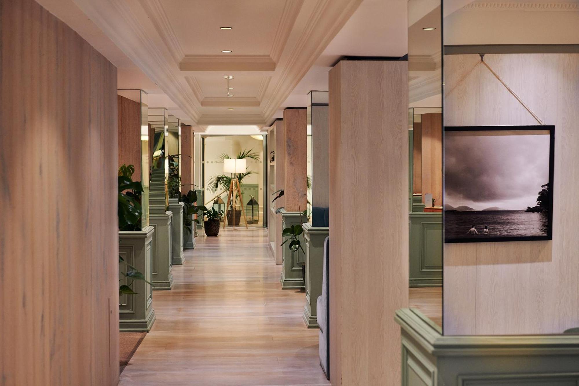 เดอะ เลเวล แอท มีเลีย ไวท์ เฮาส์ Hotel ลอนดอน ภายนอก รูปภาพ