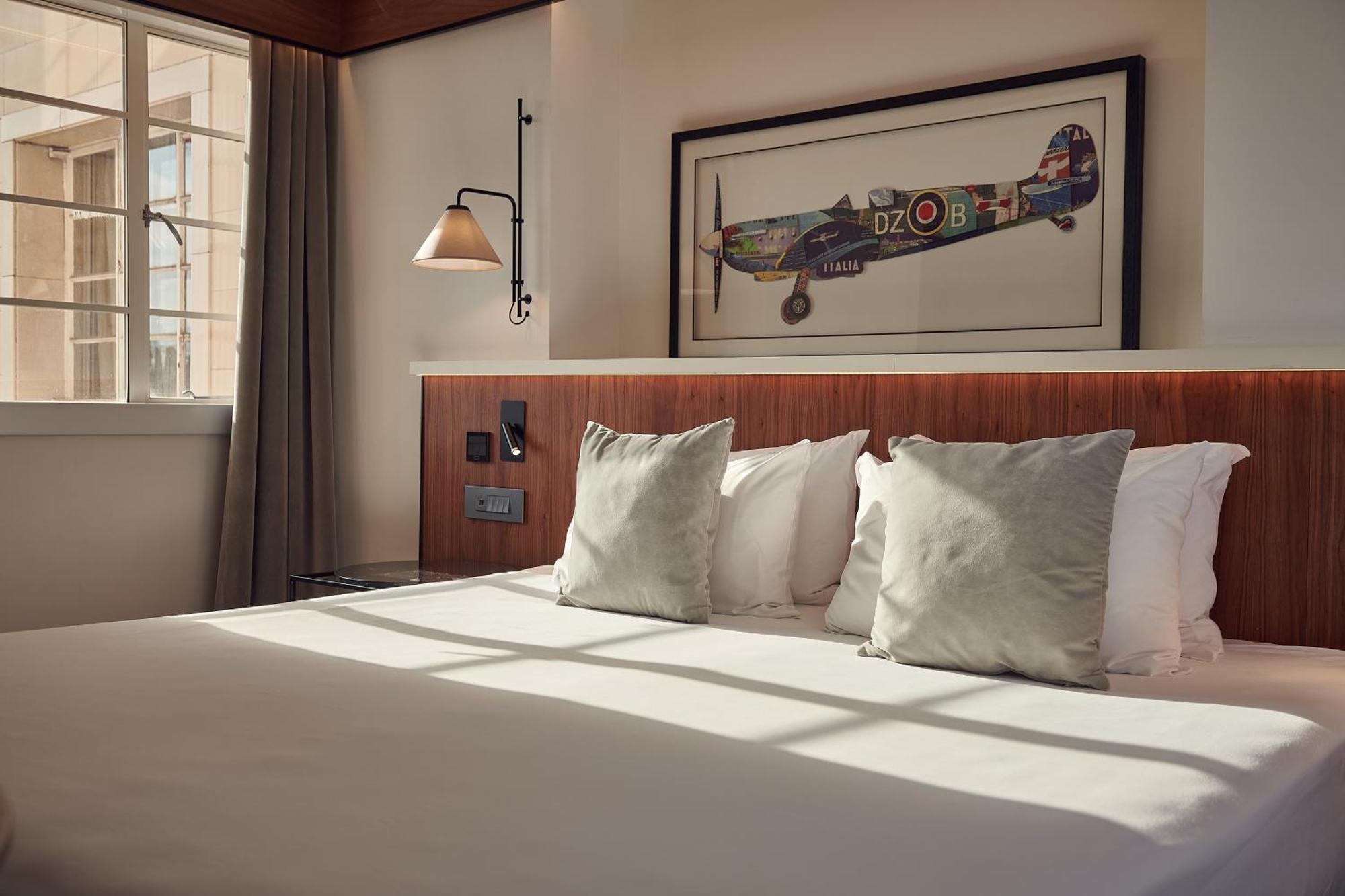 เดอะ เลเวล แอท มีเลีย ไวท์ เฮาส์ Hotel ลอนดอน ภายนอก รูปภาพ