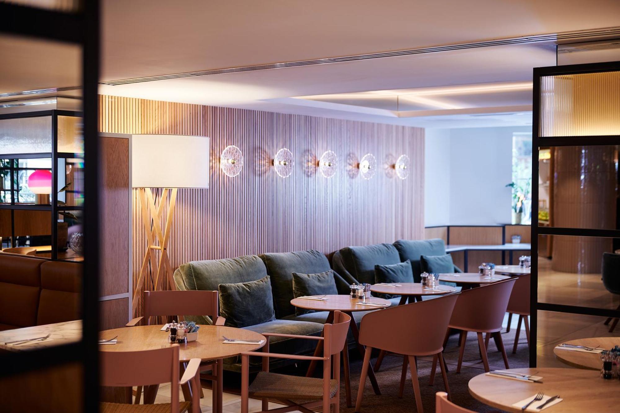 เดอะ เลเวล แอท มีเลีย ไวท์ เฮาส์ Hotel ลอนดอน ภายนอก รูปภาพ