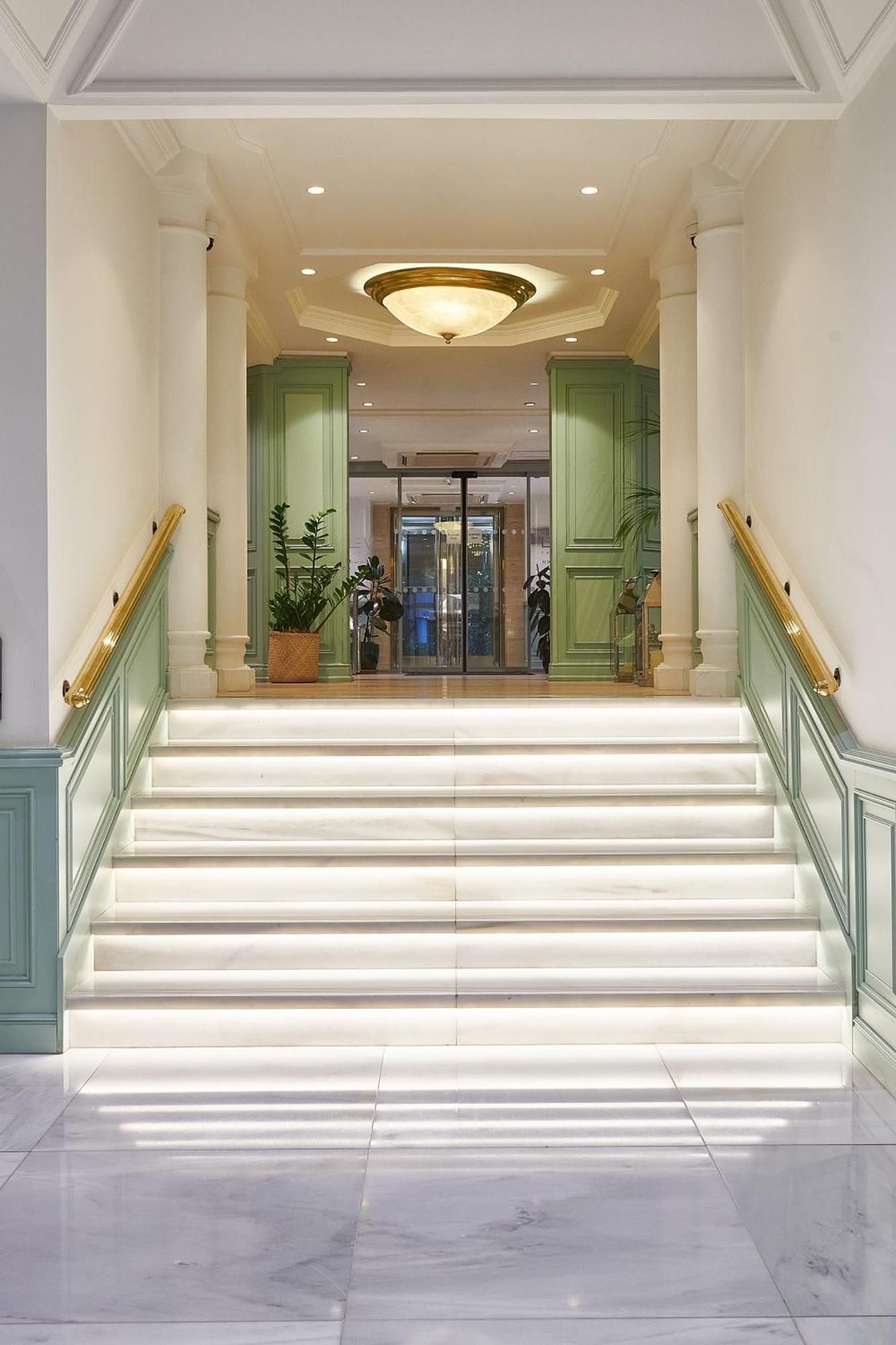 เดอะ เลเวล แอท มีเลีย ไวท์ เฮาส์ Hotel ลอนดอน ภายนอก รูปภาพ